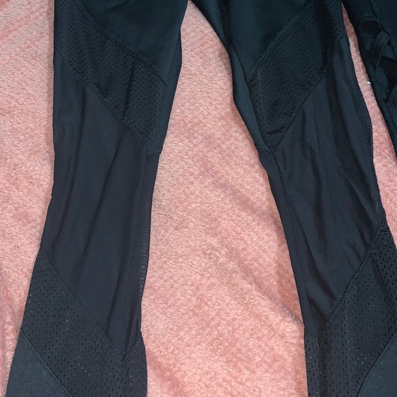 URBAN OUTFITTERS POWER LEGGINGS - Picture 2 of 6